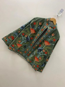 Abrigo hecho a mano de estilo indio Suzani Chaqueta corta bordada de terciopelo Abrigo de ropa de mujer disponible al mejor precio - Product Image 2