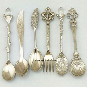 Ensemble de 3 couverts plaqués argent avec poignée en forme de feuille, service de fantaisie fabriqué à la main pour la décoration et les célébrations - Product Image 2