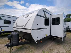 Super Solde 2024 2025 Starcrafts Super Lite, caravane de voyage moderne légère en acier inoxydable, capacité 3/4 personnes - Product Image 2