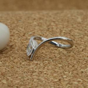 Anillo de Diamante Cultivado en Laboratorio, Brillante y Exquisito, Corte Marquesa, Oro Blanco/Amarillo/Rosa, VVS2, Certificado IGI, Regalo de Boda Premium para Mujer - Product Image 2