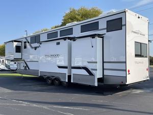 Nouveau 2025 F-o-r-e-s-t R-i-v-e-r Wildwood H-e-r-i-t-a-g-e G-l-e-n R-O-O-S-T43 - Product Image 5