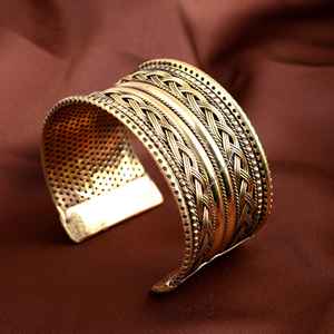 Chapado en oro de 18 quilates de alta calidad, diseño personalizado único, pulsera de latón pulido brillante, collares de boda de piedra de circón - Product Image 5