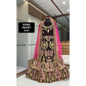 Impresionante terciopelo Lehenga Choli con bordado Diseño indio tradicional para celebraciones festivas de adultos Exportador directo - Product Image 4