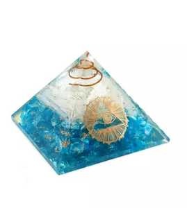Puces de cristal de pyramide d'énergie Orgone polies à la main amour pour Feng Shui Protection EMF guérison spirituelle décor de méditation à la maison - Product Image 1