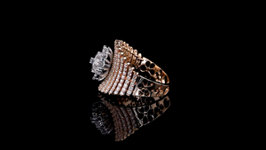 Anillo de Lujo con Diamante Cultivado en Laboratorio con Corte de Pera y Diseño Floral, Chapado en Rodio sobre Oro de 14 Quilates, Banda Ancha, para Bodas y Fiestas - Product Image 2