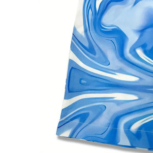 Short de bain en polyester léger et extensible dans 4 directions pour hommes, short de plage coloré avec cordon de serrage et poches, prêt à expédier, vente en gros - Product Image 2