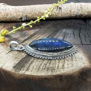 สร้อยคอเงินโบฮีเมียนสเตอร์ลิง925จี้ดีไซน์แฮนด์เมดพร้อมจี้ลาบราดอไรต์สีฟ้าประกายระยิบระยับตามธรรมชาติรูปแบบที่ดีงาม - Product Image 3