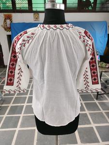 Chemisiers traditionnels roumains brodés au point de croix pour femmes, avec cordons ajustables au cou et aux manches, haut pour femmes - Product Image 5