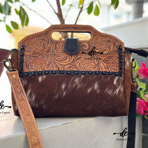 กระเป๋าถือหนังวัวแกะสลักมือสไตล์โบฮีเมียนสไตล์ใหม่ขายดีสำหรับผู้หญิง - Product Image 1