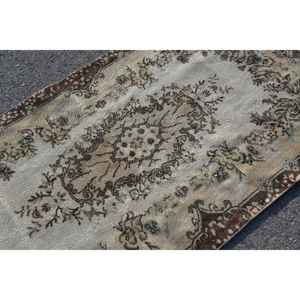 Tapis turc vintage, tapis de 3,7 x 6,7 pieds, tapis en laine beige à motifs floraux - Product Image 4