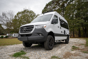 Autocar Thor Motor Coach Classe Sanctuary 19P 2023, gris, en fibre de verre, contreplaqué et aluminium - Product Image 4