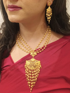 Joyería chapada en oro indio borla colgante bola nupcial collar pendientes mayorista indio fabricante conjunto de joyería para mujer - Product Image 3