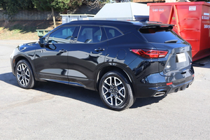 Clean C h e v r o l e t Blazer RS FWD voiture de vente aux enchères avec moteur V6 3.6L à essence - Product Image 6