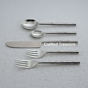 Design moderne en acier inoxydable, fourchette, couteau, cuillère, ensemble de couverts, poignée carrée réutilisable pour restaurants - Product Image 1