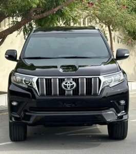 Toyota Prado 2023 Modelo VXR V4 2.7L Turbo, Equipamiento Completo, Interior de Cuero Oscuro, Caja de Cambios Automática, Neumáticos R20, Perfecto Estado - Product Image 3