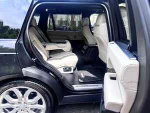 รถยนต์แลนด์โรเวอร์ เรนจ์โรเวอร์ วี8 ซูเปอร์ชาร์จ ปี 2017 มือสอง ขับเคลื่อน 4 ล้อ พวงมาลัยซ้าย วิ่ง 50,000-75,000 ไมล์ มาตรฐานยูโร 4 รับประกัน 3 เดือน 5 ที่นั่ง - Product Image 3