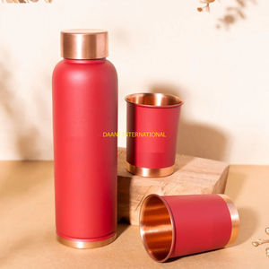 Bouteille d'eau en cuivre vert mat avec 2 gobelets de boisson ayurvédique étanche pour un usage quotidien, un voyage au bureau et des cadeaux - Product Image 2