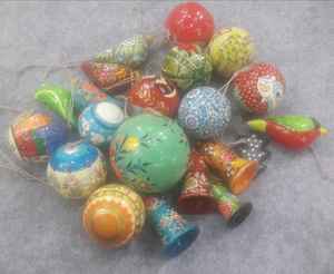 Juego de bolas Mache de papel hechas a mano de alta calidad, precio al por mayor, fiesta colgante decorativa, diseño personalizado, juego de bolas de colores pintadas a mano - Product Image 3