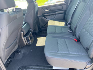 Venta de Fábrica 2025 R A M 1500 WARLOCK CREW CAB 4X4 Caja de 5'7' - Product Image 2