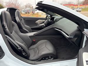 Chevrolet Corvette Stingray 2 LT Cabriolet RWD 2024 d'occasion en excellent état, offre exceptionnelle, prêt à être expédié - Product Image 3