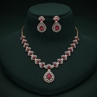 Parure de bijoux tendance pour femme : collier et boucles d'oreilles en or 14 carats plaqué or, rubis et diamants de laboratoire, idéale pour mariage, fiançailles ou soirée