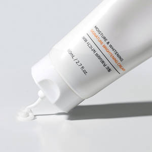 Crème Corporelle Éclaircissante Bowa à l'Eau de Feuille de Centella Asiatica, Ingrédients Biologiques, Parfum Naturel, Soin des Poils Incarnés, Exfoliation, Unification du Teint - Product Image 2