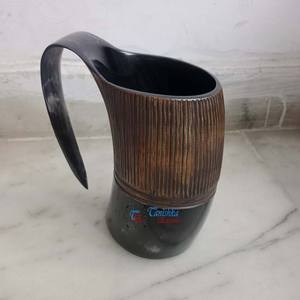 Tasse de corne de bière nordique de haute qualité faite à la main tasse de corne de buffle brune naturelle sculptée et polie article de cadeau spécial de décor à la maison - Product Image 4