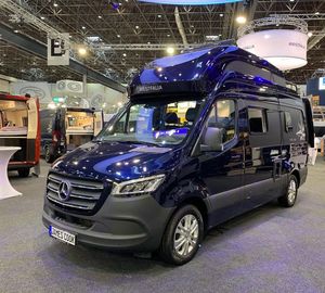Autocaravana de Lujo Personalizada Sprinter 3500, Caravana Moderna 4x4 Plegable para 4 Personas - Product Image 1