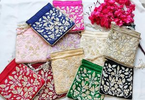 Bolso Potli de Terciopelo Indio con Lentejuelas para Fiestas y Bodas, Bolso de Mano con Cordón, Regalo de Boda, Bolso Hecho a Mano - Product Image 3