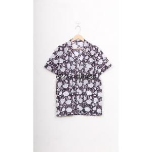 Elegante Conjunto de Pijama de Manga Corta con Cuello en V para Mujer, 100% Algodón Puro, Estampado Floral, Cierre con Cordón Ajustable - Product Image 2