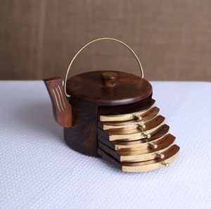 Lot de 6 sous-verres en bois sculptés à la main en forme de théière avec des tapis et tampons décoratifs en laiton pour cadeaux de fête des mères - Product Image 1