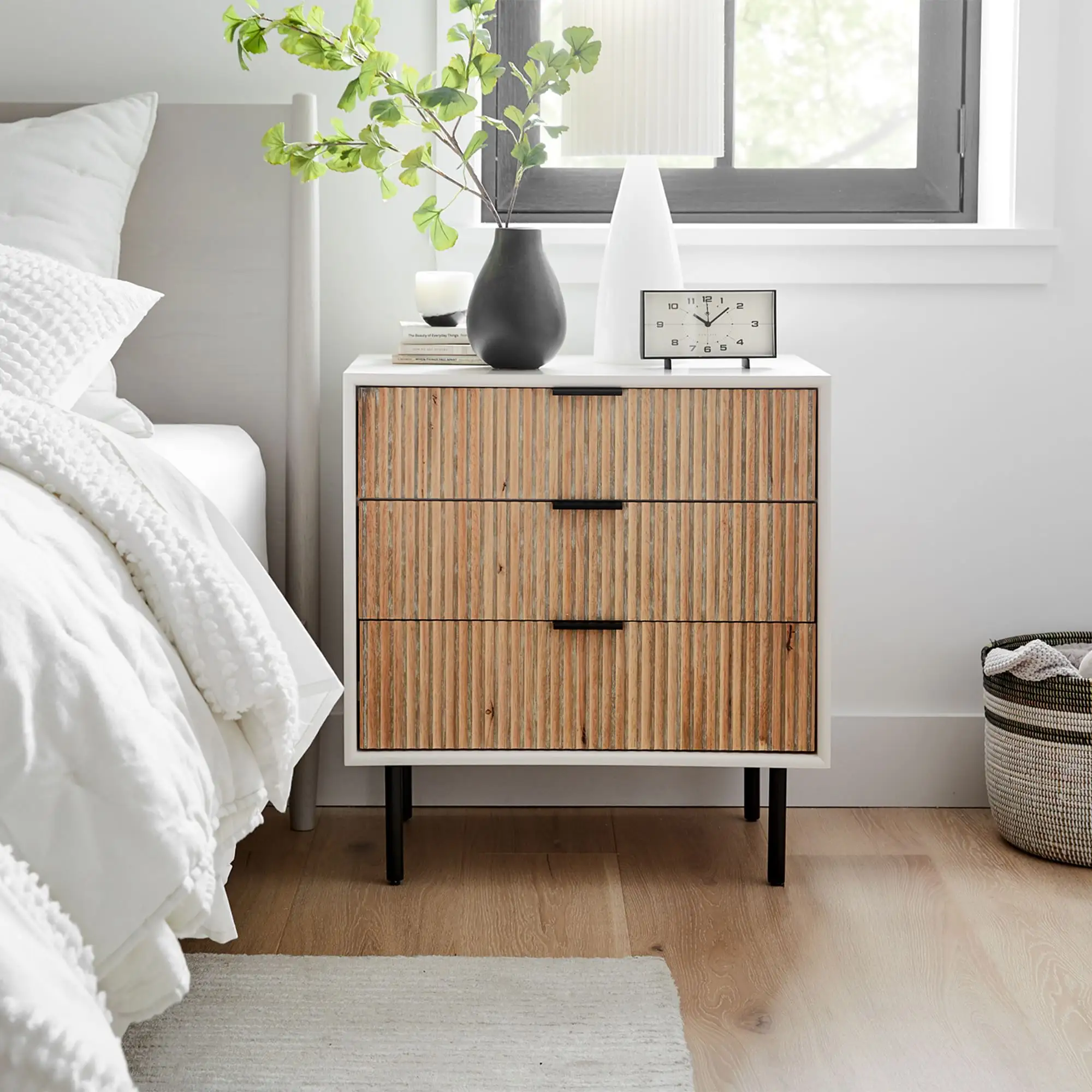 Design esclusivo comodino per Hotel mobili per camera da letto struttura in legno stile moderno colore bianco lavato camera da letto per la casa
