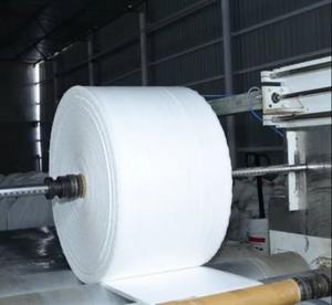 Rollos de Tela Tejida de Polipropileno Ecológicos para Embalaje Sostenible y Aplicaciones de Láminas para Suelos Agrícolas - Product Image 1
