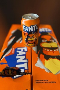 2025 TELÉFONO NEGRO 2 EDICIÓN LIMITADA FANTA THE GRABBER 12oz LATA SELLADA - Product Image 5