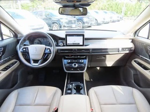 Used 2020 Lin. coln Corsair Standard Clean Car - Product Image 4