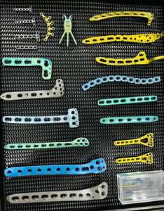 Kit vétérinaire orthopédique 2.4 2.7 et 3.5 vis de verrouillage et plaque implants orthopédiques ensemble d'instruments par Caronia chirurgical - Product Image 2