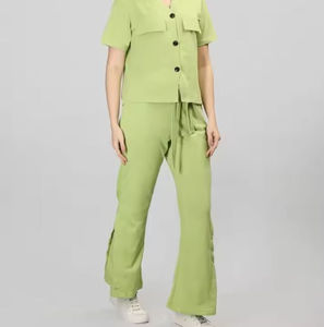 Conjunto de dos piezas con estampado personalizado para mujer, Top corto y pantalones cortos de tela de algodón, precio barato al por mayor de fabricante OEM 2025 - Product Image 5