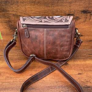 กระเป๋าสะพายคาดลำตัวหนังวัวลายดอกไม้ทำจากหนังแท้สไตล์ตะวันตกของผู้หญิง - Product Image 4