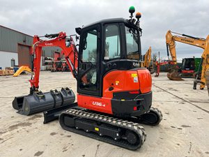 Mini excavadora Kubota de 2 toneladas Euro5/EPA, nueva mini excavadora Kubota U36-4 con pulgar hidráulico, precio económico, mini excavadora de cadenas. - Product Image 5