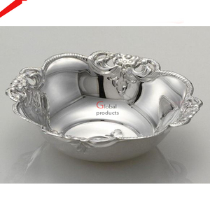 Cuenco para servir comida de metal chapado en plata de forma redonda decorativa con diseño de mariposa dorada para hotel hogar - Product Image 3