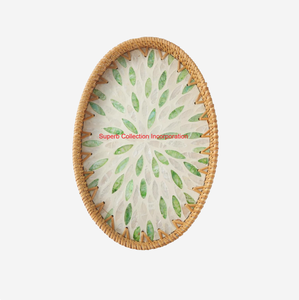 Plateau de service ovale moderne en rotin naturel tissé à la main avec élégante incrustation de nacre Décoration intérieure décorative et accent de cuisine - Product Image 1