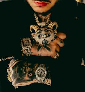 จี้รูปปีศาจมีเขา 3 มิติ ชุบทอง สไตล์ฮิปฮอป ประดับเพชรแล็บและมอยส์ซาไนต์ ชุบโรเดียม - Product Image 1