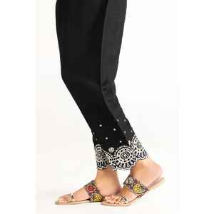 Pantalon noir en soie brute brodée, respirant, TR-22-135, orné d'un tissu satiné élégant et d'une broderie complexe - Product Image 3