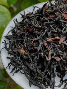 Thé noir sauvage du Yunnan thé rouge Dian Hong en vrac haute montagne vieil arbre récolte sauvage thé chinois en gros de qualité supérieure - Product Image 5