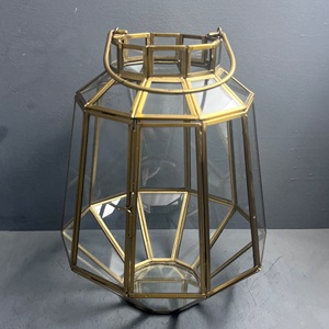 Lanterne à bougie décorative en verre et en laiton pour la décoration de la maison avec finition en laiton - Product Image 5