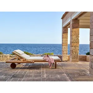 最新酒店户外豪华家具露台太阳椅木质泳池椅折叠太阳椅重力椅花园海绵