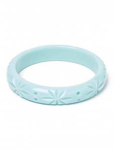 Brazaletes de resina artesanal | Diseños coloridos hechos a mano para declaraciones de moda atrevidas y boho-chic a la venta por CRAFTED TREAUSRES - Product Image 2