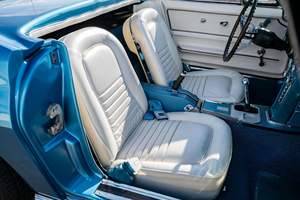 Chevrolet Corvette Convertible de 1967 Usado en Buen Estado, Restaurado, Transmisión Manual de 4 Velocidades, Motor V8 de 427 Pulgadas Cúbicas, Interior Blanco - Product Image 5