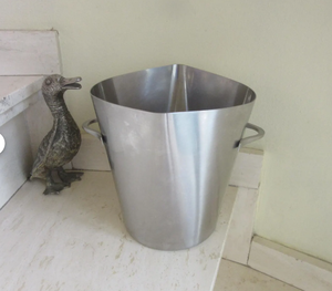 Venta al por mayor de aluminio metal enfriador de vino cubo elegante contenedor ligero para enfriar botellas de vino disponible a precio al por mayor - Product Image 1