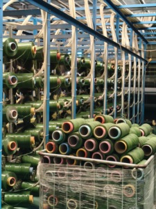 Gazon artificiel de tennis professionnel certifié écologique 15 mm en PE, emballage PP, surface de qualité professionnelle pour intérieur/extérieur - Product Image 5